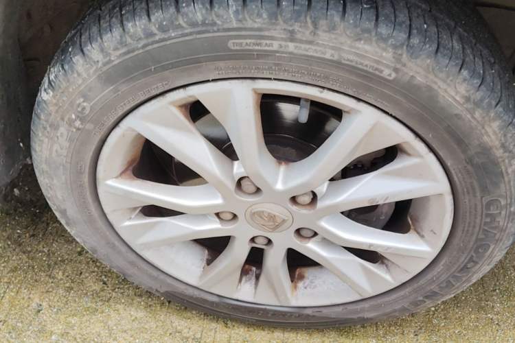 Used Baojun 730 2016 1.5L Manual Comfort Version 7 Seats China V Emission Standard Right Front Wheel Hub