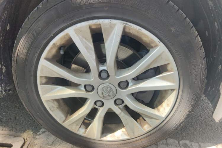 Used Baojun 730 2016 1.5L Manual Comfort Version 7 Seats China V Emission Standard Right Front Wheel Hub