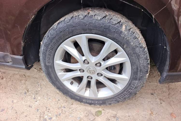 Used Baojun 730 2016 1.8L iAMT Comfort Version 7 Seats Right Front Wheel Hub