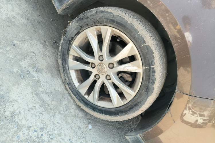 Used Baojun 730 2016 1.5L Manual Comfort Version 7 Seats China V Emission Standard Right Front Wheel Hub
