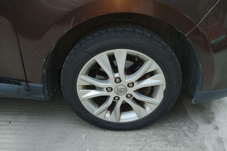 Used Baojun 730 2016 1.5L Manual Comfort Version 7 Seats China V Emission Standard Right Front Wheel Hub