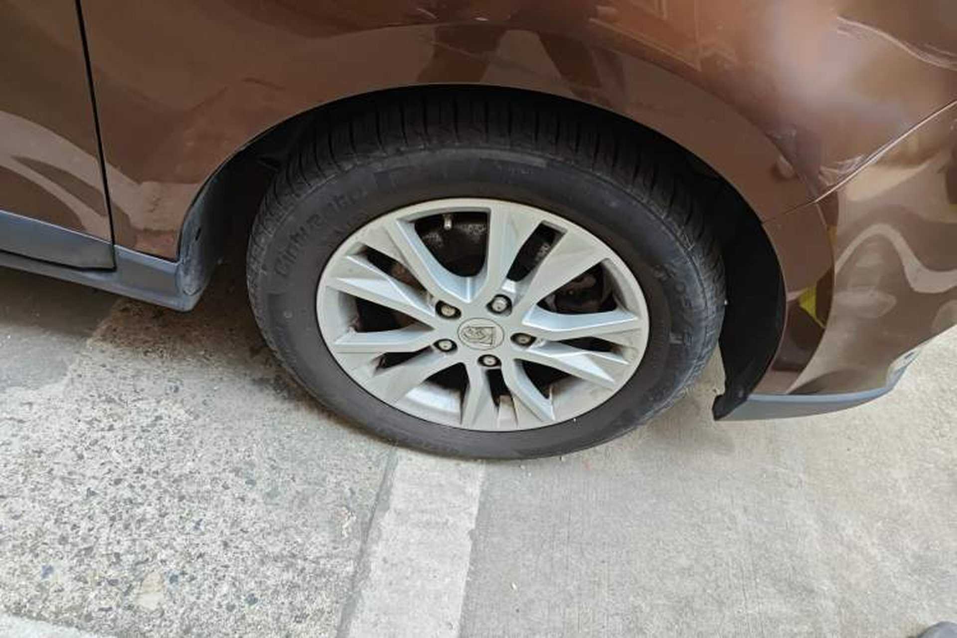 Used Baojun 730 2016 1.5T Manual Comfort Version 7 Seats Right Front Wheel Hub