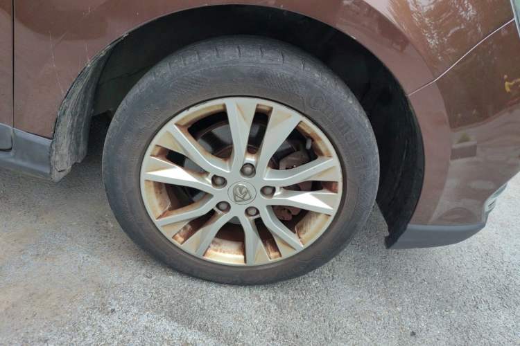 Used Baojun 730 2016 1.5L Manual Comfort Version 7 Seats China V Emission Standard Right Front Wheel Hub