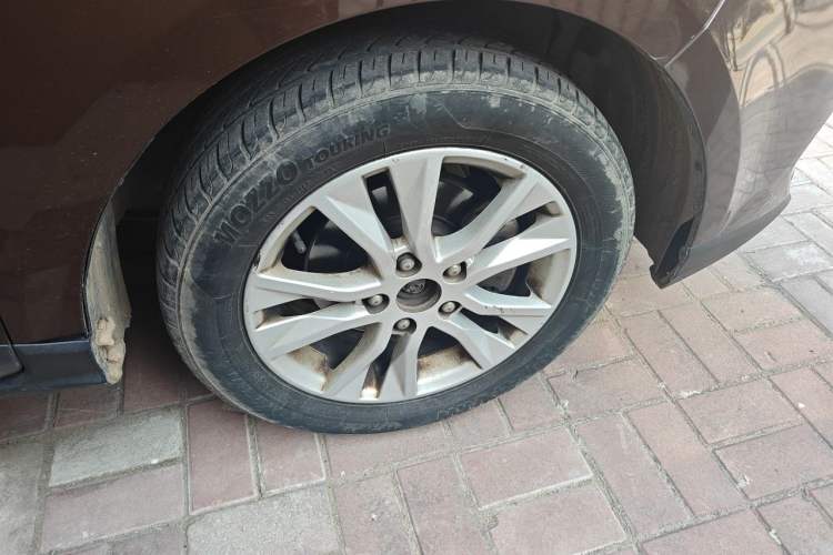 Used Baojun 730 2016 1.5L Manual Comfort Version 7 Seats China V Emission Standard Right Front Wheel Hub