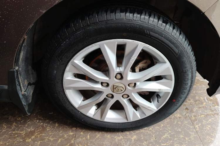 Used Baojun 730 2016 1.5L Manual Comfort Version 7 Seats China V Emission Standard Right Front Wheel Hub