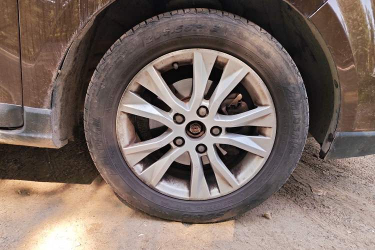 Used Baojun 730 2016 1.5L Manual Luxury Edition 7 Seats Right Front Wheel Hub