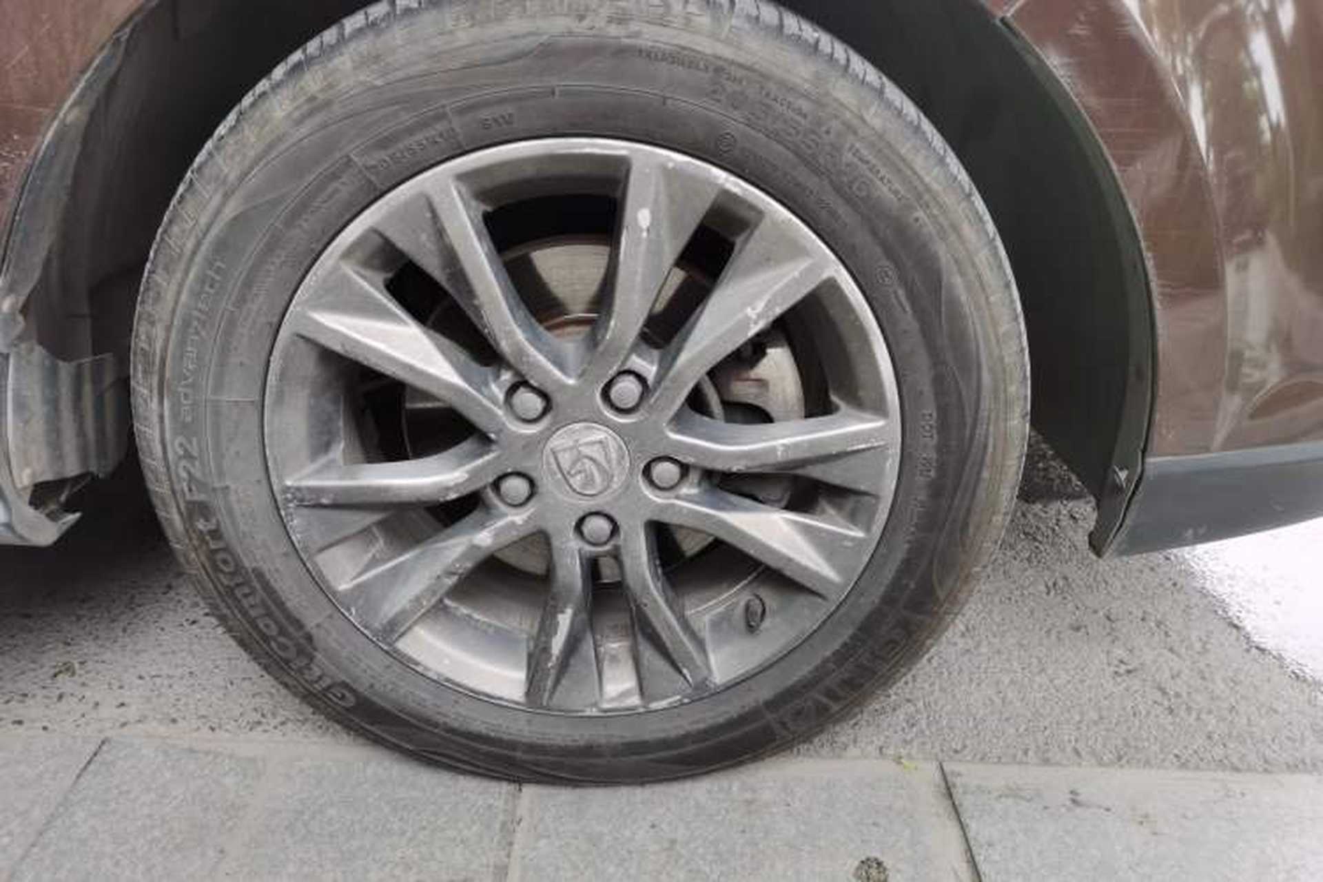 Used Baojun 730 2016 1.5L Manual Comfort Version 7 Seats China V Emission Standard Right Front Wheel Hub