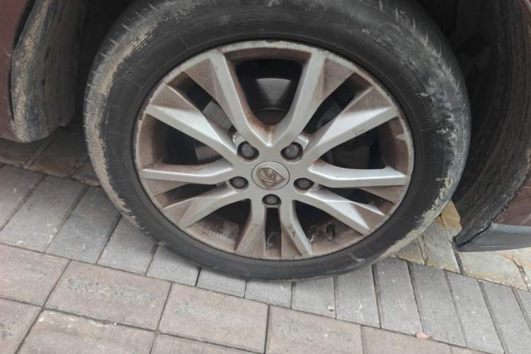 Used Baojun 730 2016 Revised 1.5L Manual Standard Version 7 Seats China V Emission Standard Right Front Wheel Hub
