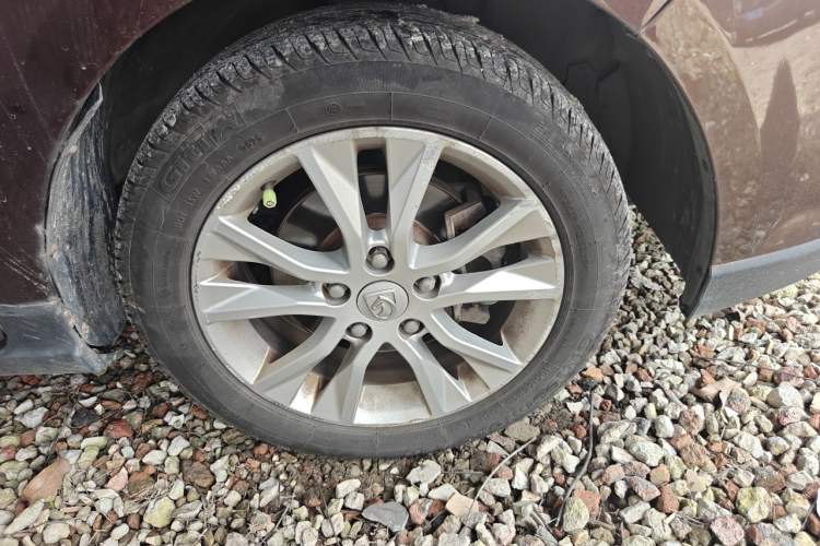 Used Baojun 730 2016 1.5L Manual Comfort Version 7 Seats China V Emission Standard Right Front Wheel Hub