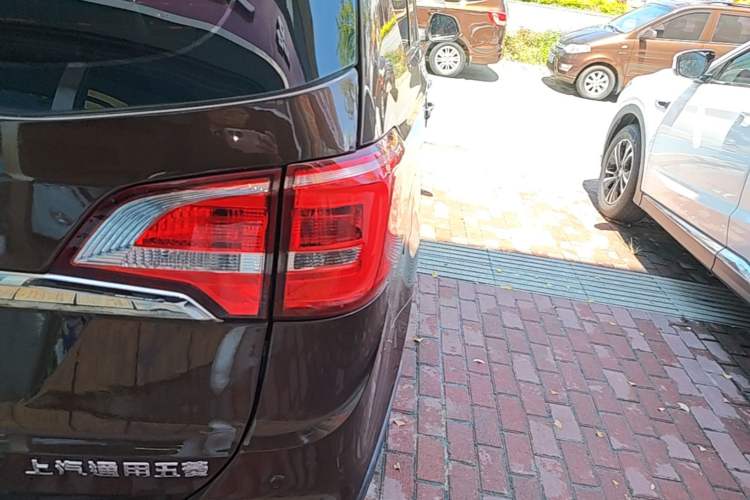 Used Baojun 730 2016 1.8L iAMT Luxury Model 7 Seats Right Rear Taillight