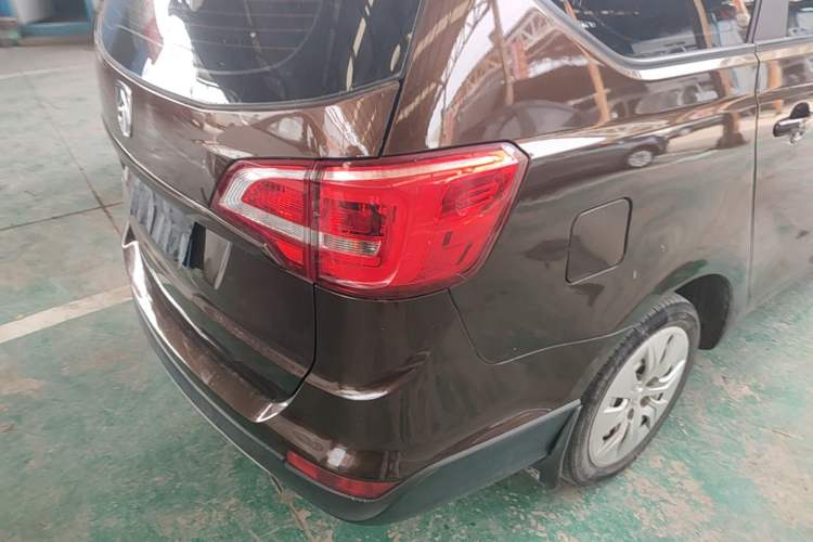 Used Baojun 730 2016 Revised 1.5L Manual Standard Version 7 Seats China V Emission Standard Right Rear Taillight