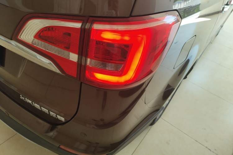 Used Baojun 730 2016 1.5L Manual Comfort Version 7 Seats China V Emission Standard Right Rear Taillight