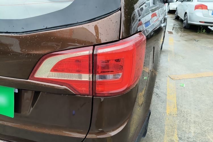 Used Baojun 730 2016 Revised 1.5L Manual Standard Version 7 Seats China V Emission Standard Right Rear Taillight