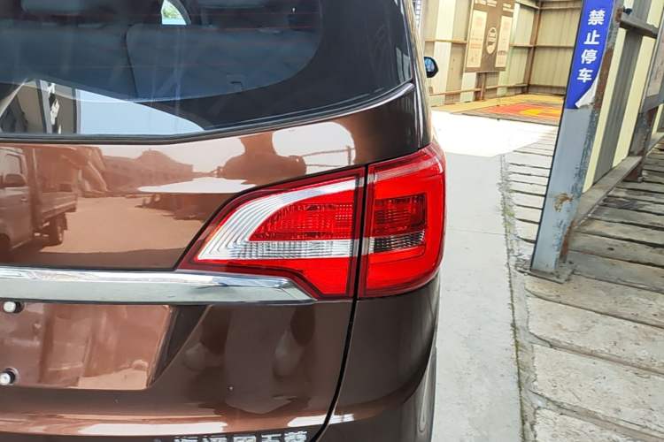 Used Baojun 730 2016 1.5L Manual Luxury Edition 7 Seats Right Rear Taillight