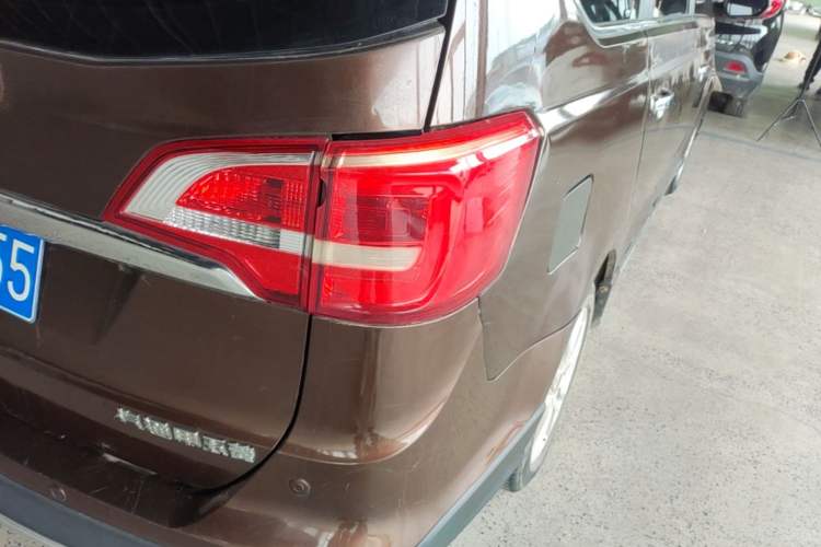 Used Baojun 730 2016 1.5L Manual Comfort Version 7 Seats China V Emission Standard Right Rear Taillight