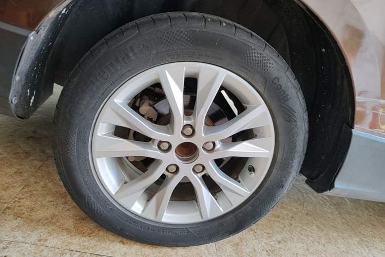 Used Baojun 730 2016 1.8L Manual Luxury Edition 7 Seats Right Rear Wheel Hub