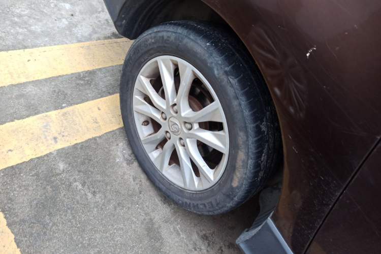 Used Baojun 730 2016 1.5T Manual Comfort Version 7 Seats Right Rear Wheel Hub