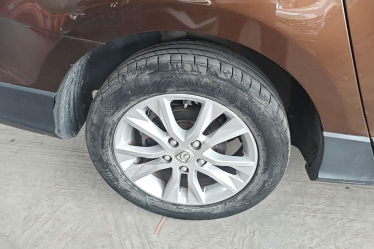 Used Baojun 730 2016 1.8L iAMT Luxury Model 7 Seats Right Rear Wheel Hub