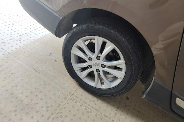 Used Baojun 730 2016 1.5T Manual Comfort Version 7 Seats Right Rear Wheel Hub