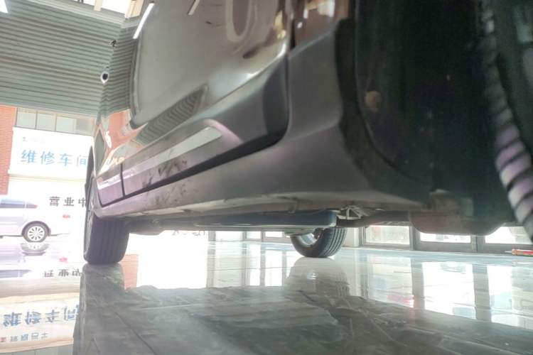 Used Baojun 730 2016 1.5L Manual Comfort Version 7 Seats China V Emission Standard Right Side Sill