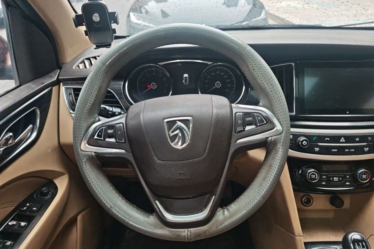 Used Baojun 730 2016 1.5L Manual Luxury Edition 7 Seats Steering Wheel