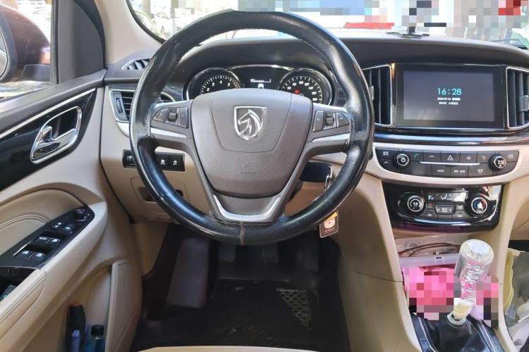 Used Baojun 730 2016 1.8L Manual Luxury Edition 7 Seats Steering Wheel