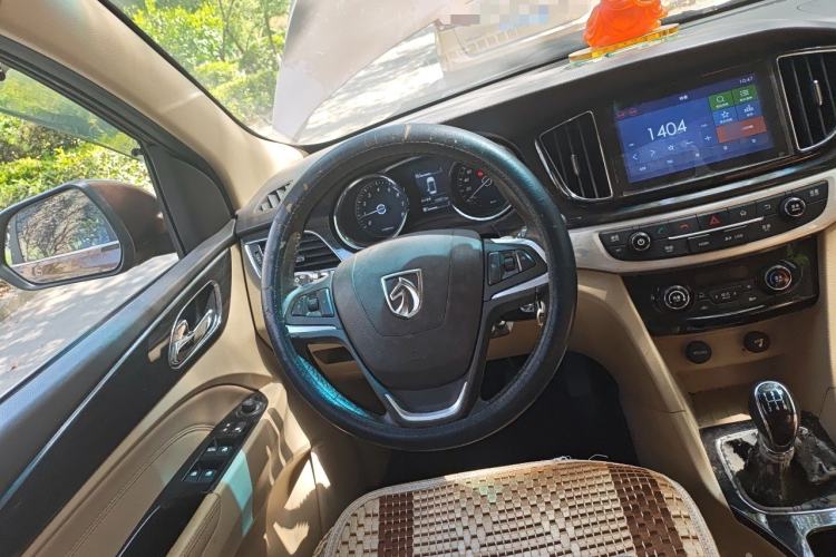 Used Baojun 730 2016 1.5L Manual Luxury Edition 7 Seats Steering Wheel
