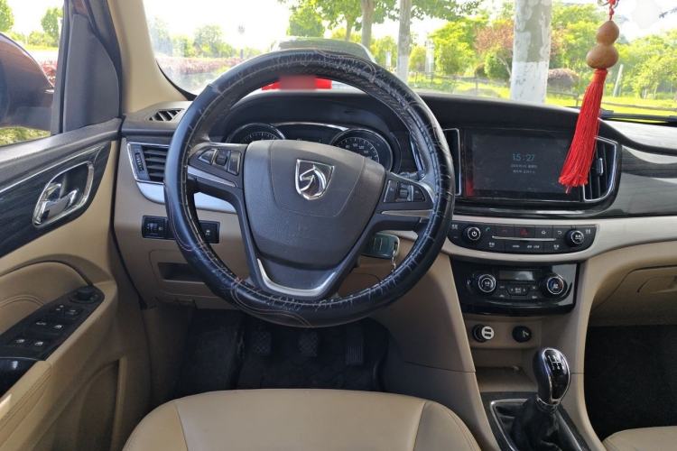 Used Baojun 730 2016 1.5L Manual Luxury Edition 7 Seats Steering Wheel