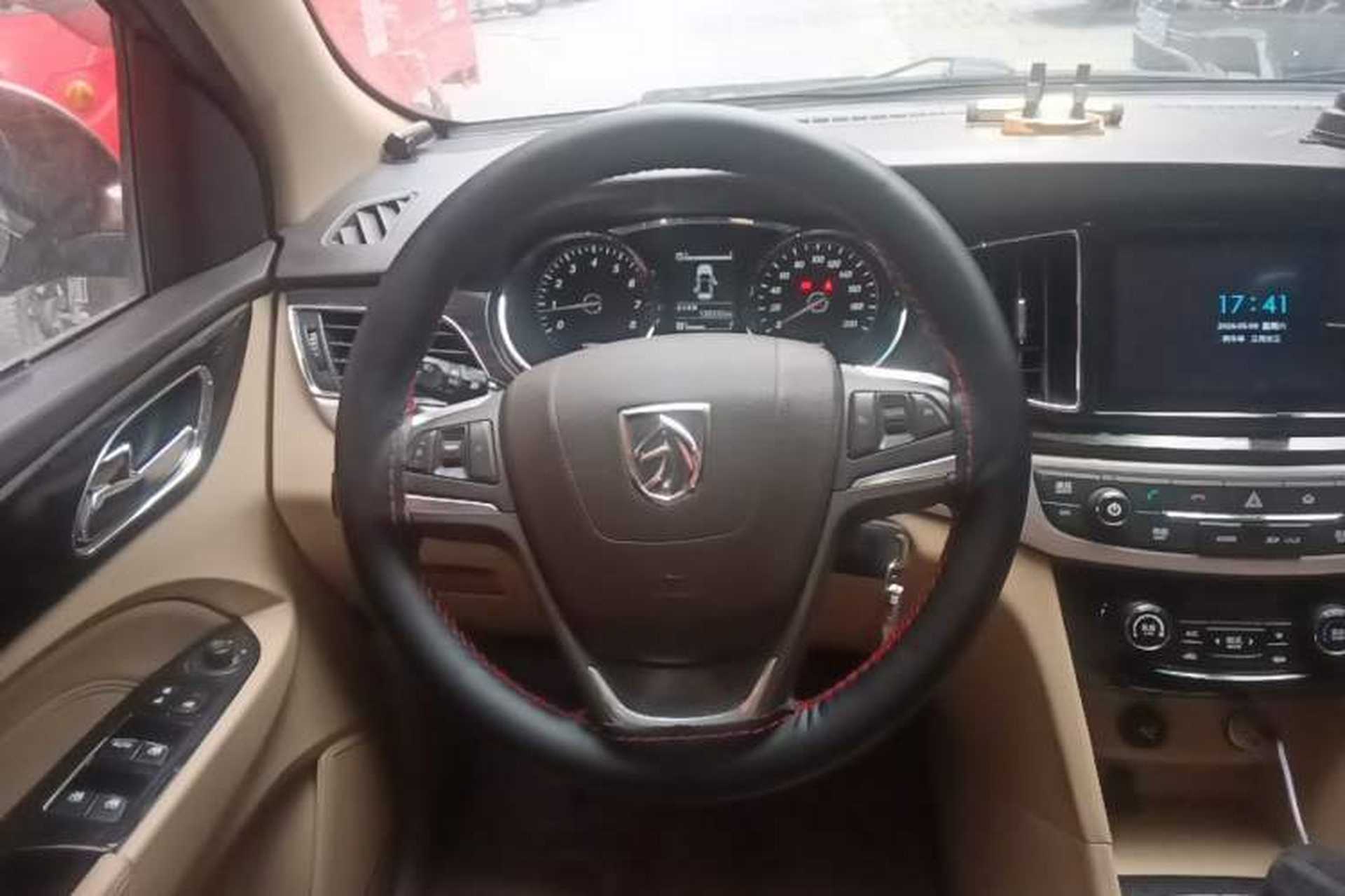 Used Baojun 730 2016 1.8L Manual Luxury Edition 7 Seats Steering Wheel