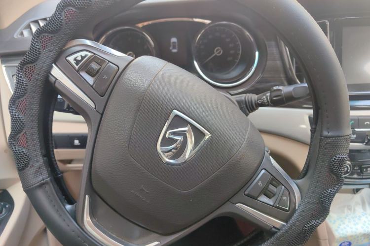 Used Baojun 730 2016 1.5L Manual Luxury Edition 7 Seats Steering Wheel