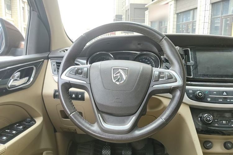 Used Baojun 730 2016 1.5L Manual Luxury Edition 7 Seats Steering Wheel