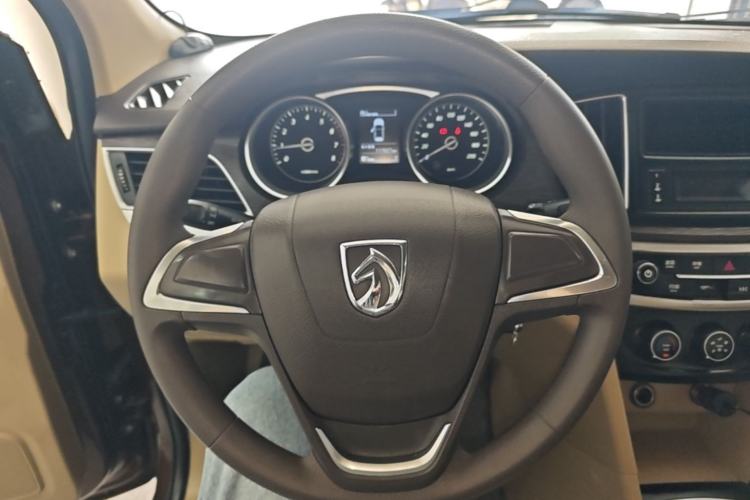 Used Baojun 730 2016 1.5L Manual Standard Version 7 Seats Steering Wheel