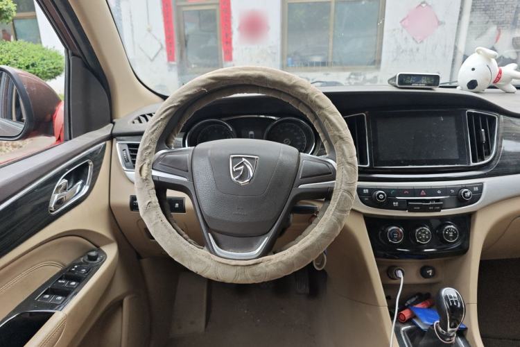 Used Baojun 730 2016 1.5L Manual Comfort Version 7 Seats China V Emission Standard Steering Wheel