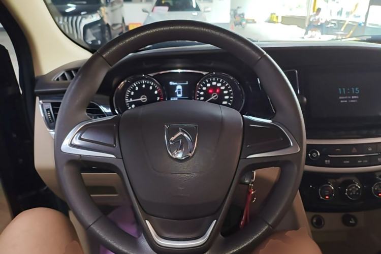 Used Baojun 730 2016 1.5L Manual Comfort Version 7 Seats China V Emission Standard Steering Wheel