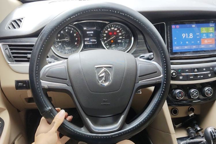 Used Baojun 730 2016 1.5L Manual Comfort Version 7 Seats China V Emission Standard Steering Wheel