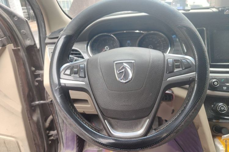 Used Baojun 730 2016 1.8L iAMT Luxury Model 7 Seats Steering Wheel