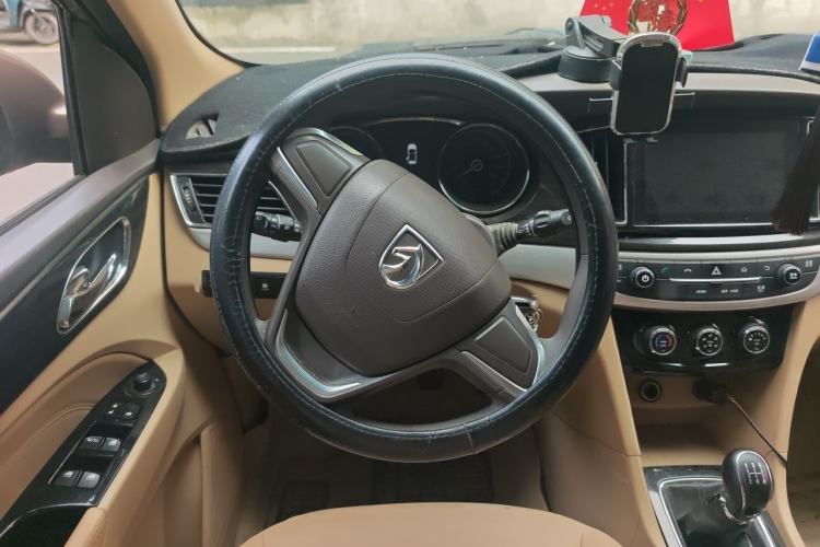 Used Baojun 730 2016 1.5L Manual Comfort Version 7 Seats China V Emission Standard Steering Wheel