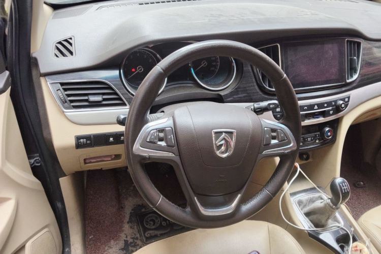 Used Baojun 730 2016 1.5L Manual Luxury Edition 7 Seats Steering Wheel