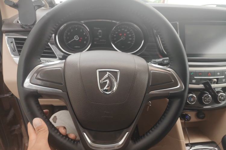 Used Baojun 730 2016 1.5L Manual Comfort Version 7 Seats China V Emission Standard Steering Wheel