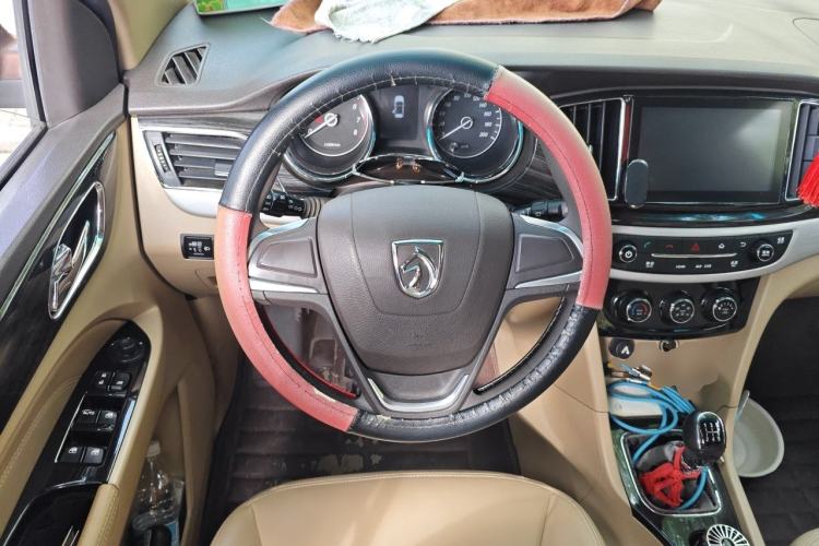Used Baojun 730 2016 1.5L Manual Comfort Version 7 Seats China V Emission Standard Steering Wheel