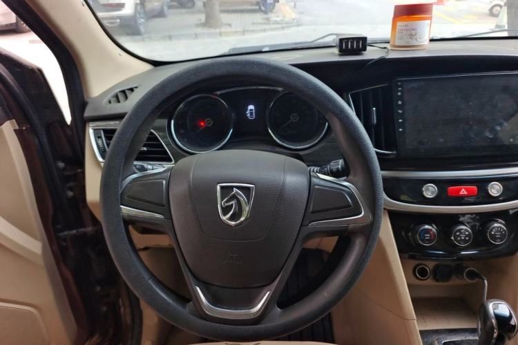 Used Baojun 730 2016 1.8L iAMT Comfort Version 7 Seats Steering Wheel