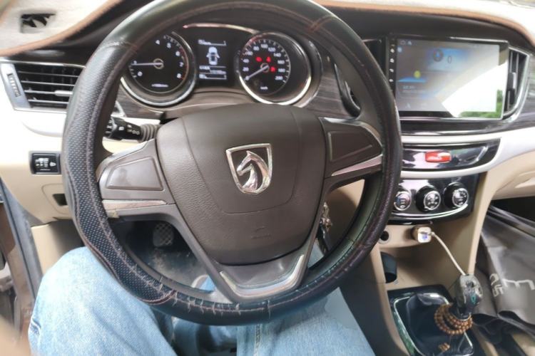 Used Baojun 730 2016 1.5L Manual Comfort Version 7 Seats China V Emission Standard Steering Wheel