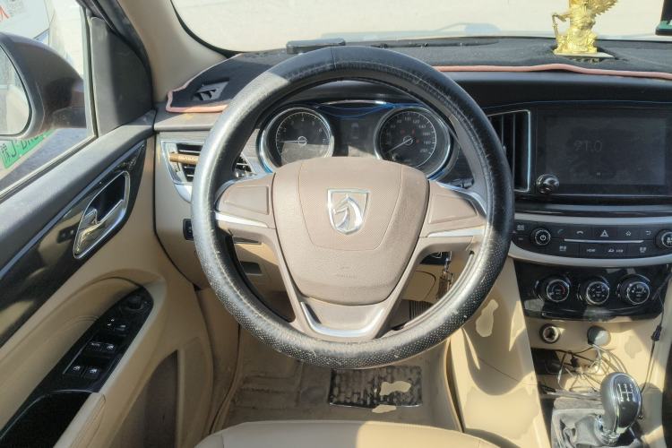 Used Baojun 730 2016 1.5L Manual Comfort Version 7 Seats China V Emission Standard Steering Wheel