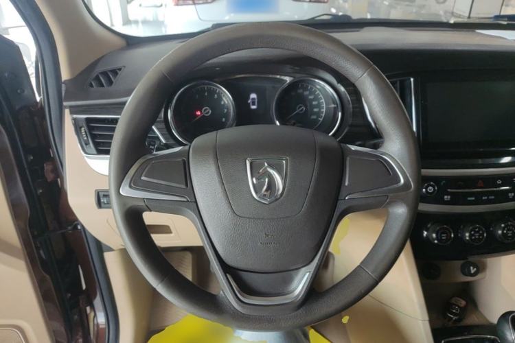 Used Baojun 730 2016 1.5L Manual Comfort Version 7 Seats China V Emission Standard Steering Wheel