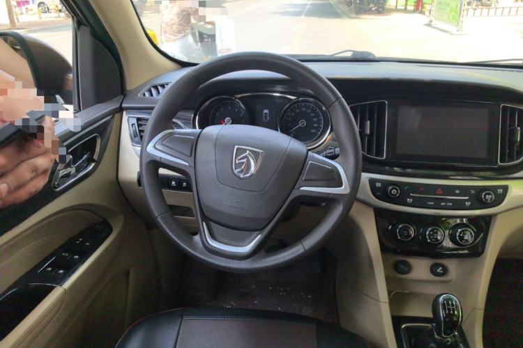 Used Baojun 730 2016 1.5L Manual Comfort Version 7 Seats China V Emission Standard Steering Wheel