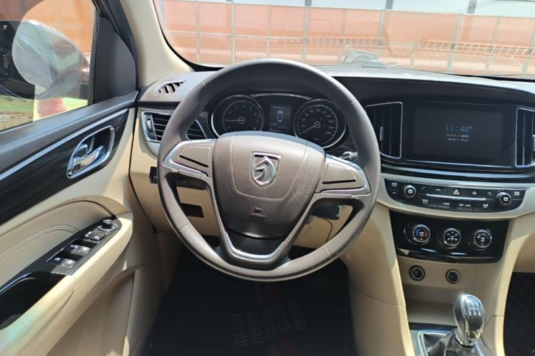 Used Baojun 730 2016 1.5L Manual Comfort Version 7 Seats China V Emission Standard Steering Wheel
