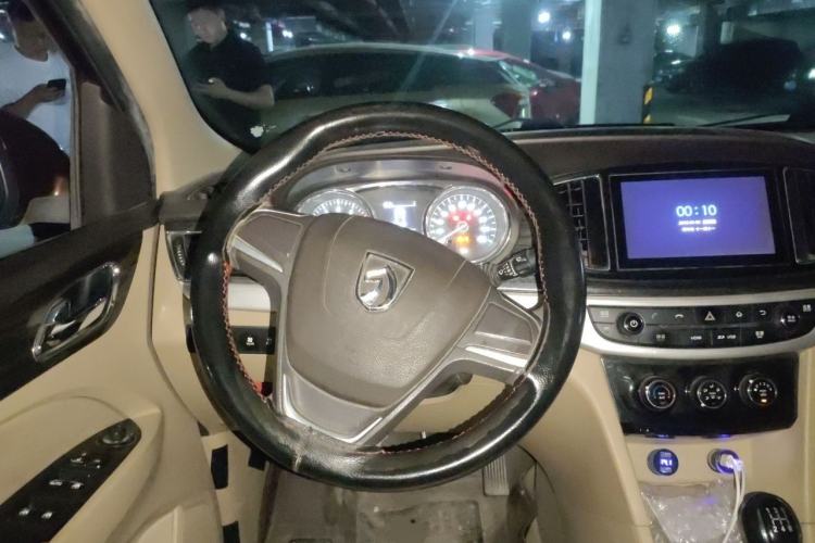 Used Baojun 730 2016 1.5L Manual Comfort Version 7 Seats China V Emission Standard Steering Wheel
