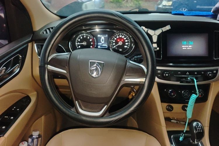 Used Baojun 730 2016 1.5L Manual Comfort Version 7 Seats China V Emission Standard Steering Wheel