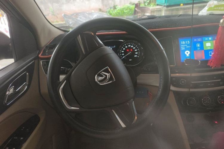 Used Baojun 730 2016 1.5L Manual Comfort Version 7 Seats China V Emission Standard Steering Wheel