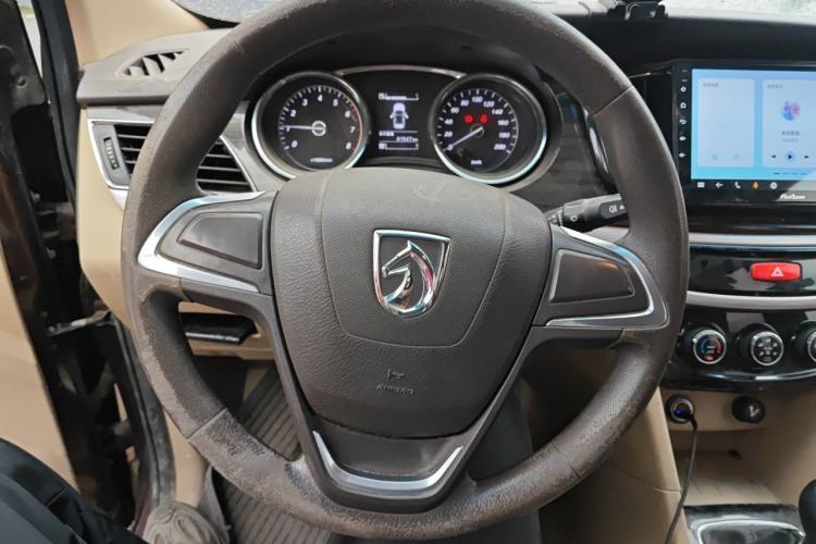Used Baojun 730 2016 1.5L Manual Comfort Version 7 Seats China V Emission Standard Steering Wheel